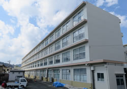 長田西中学校南校舎